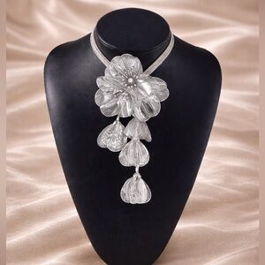 Zara Kate Middleton Famous Cascading Floral Necklace